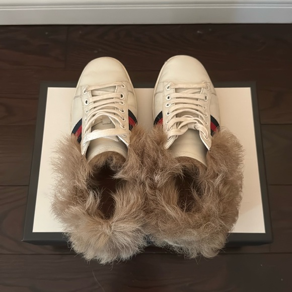 Gucci sneaker with bee - Picture 2 of 9